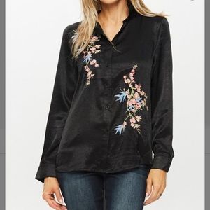 💕Black Floral-Embroidered Button-Up
